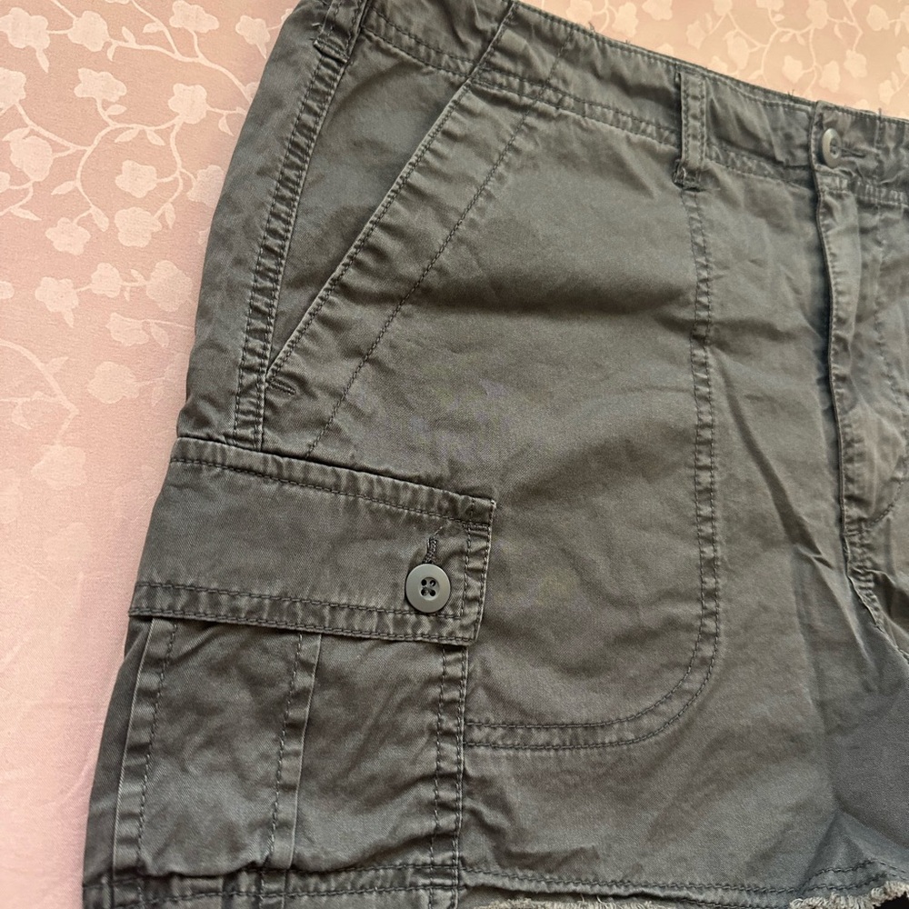 🆕Witty Fox Mid Rise Utility Shorts - Picture 6 of 12